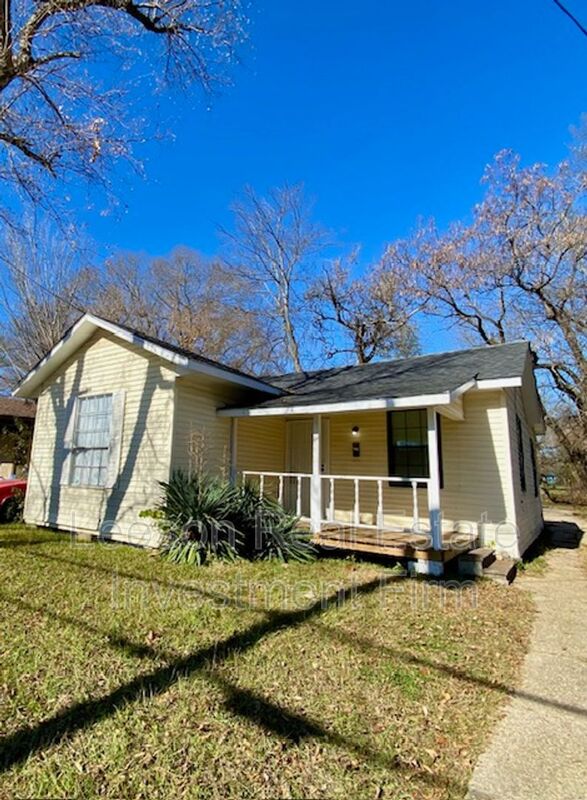 Shreveport House: 3042 Fulton Street