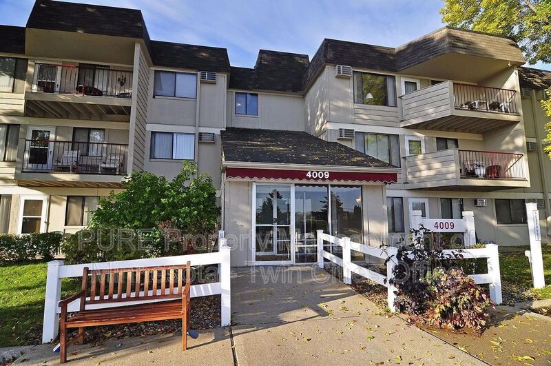 Bloomington Condo: 4009 Heritage Hills DR