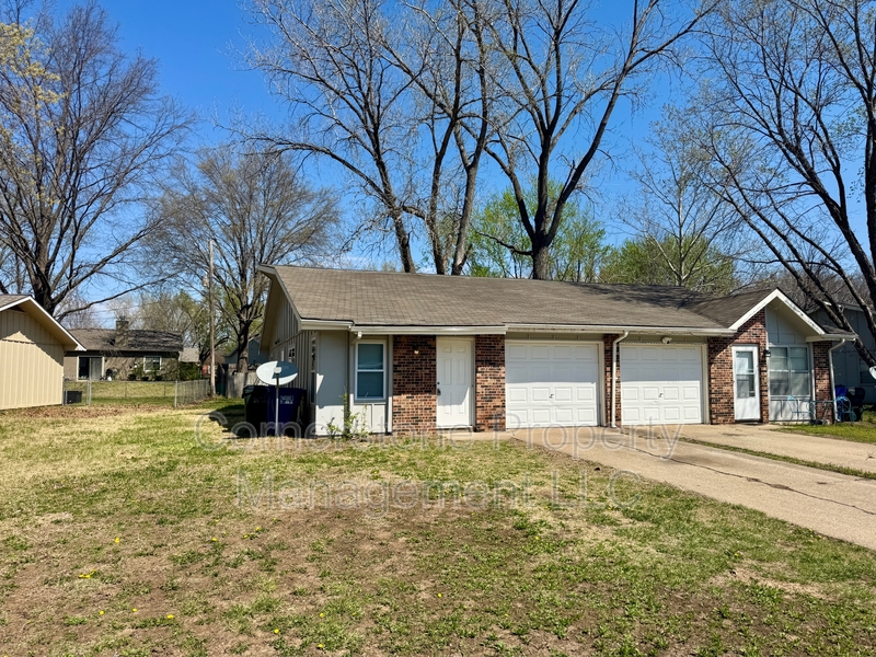 Lawrence House: 3624 Brush Creek Drive