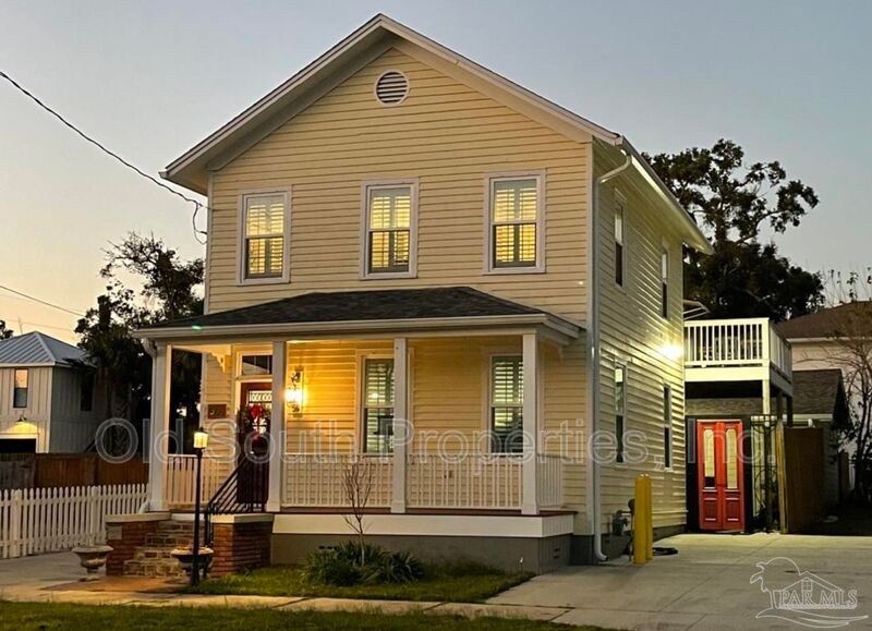 Pensacola Townhome: 508 W. Gregory