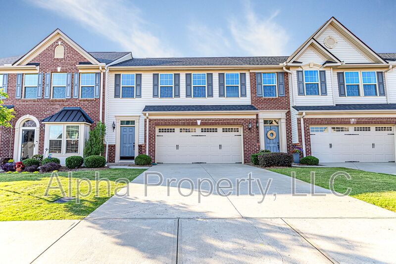 Greer House: 125 Middleby Way