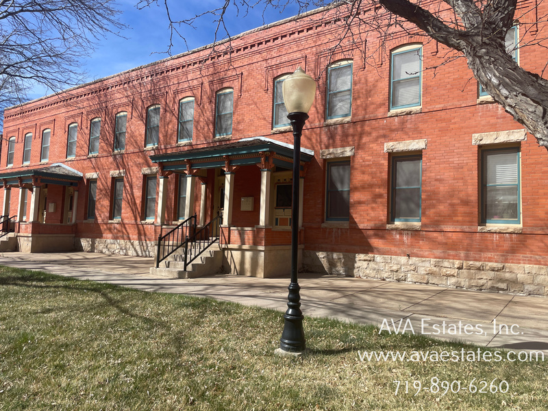 Pueblo Condo: 407 W 11th St