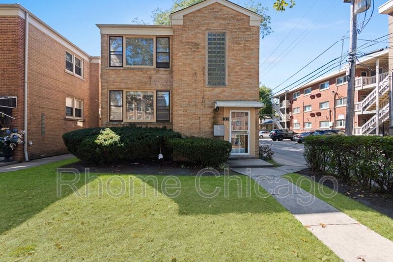 Evanston Condo: 1816 Monroe St.