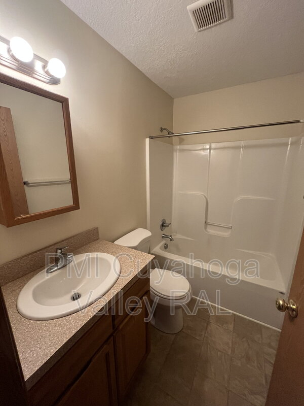 Akron Condo: 1757 S. Arlington St