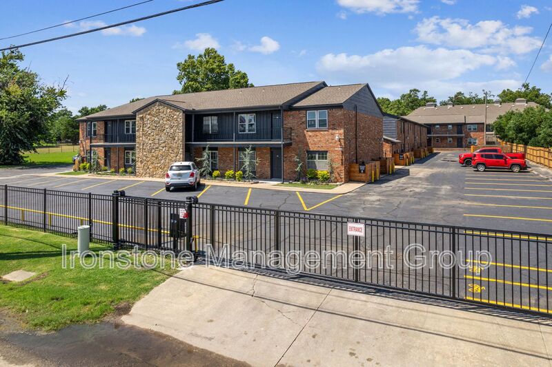 Tulsa House: 3165 E 49th St