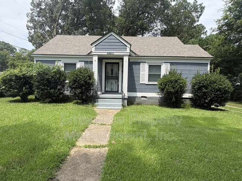 Memphis House: 801 Bowen Circle