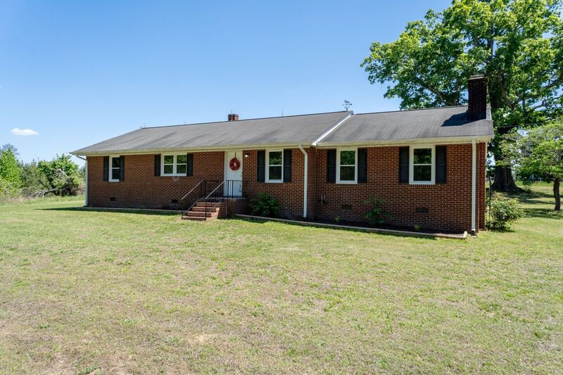 Louisburg House: 641 Rocky Ford Rd