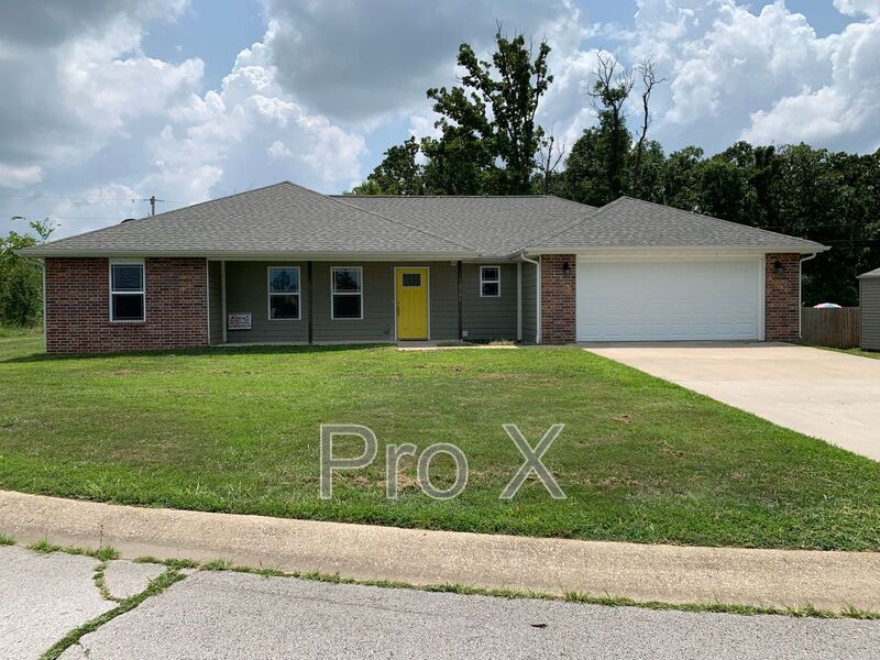 Neosho House: 13731 Pella Lane