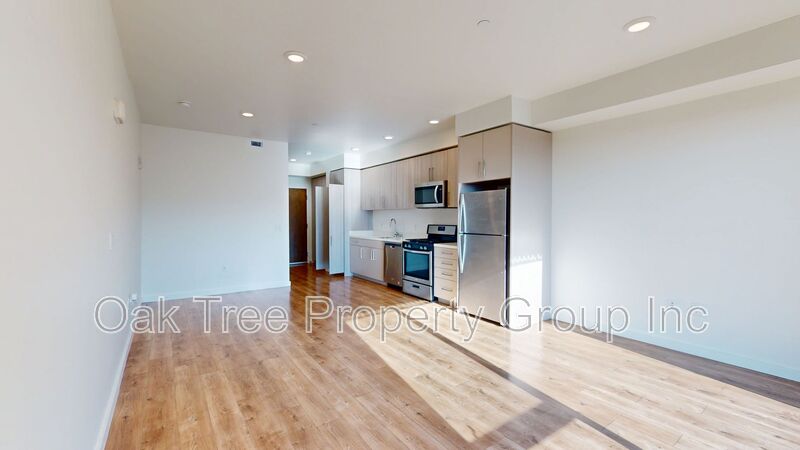 Oakland House: 532 Union St