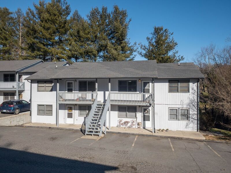 Asheville House: 20 Brookdale Road