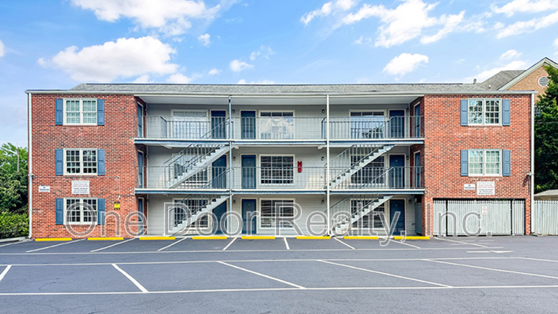 Williamsburg Condo: 732 Scotland Street