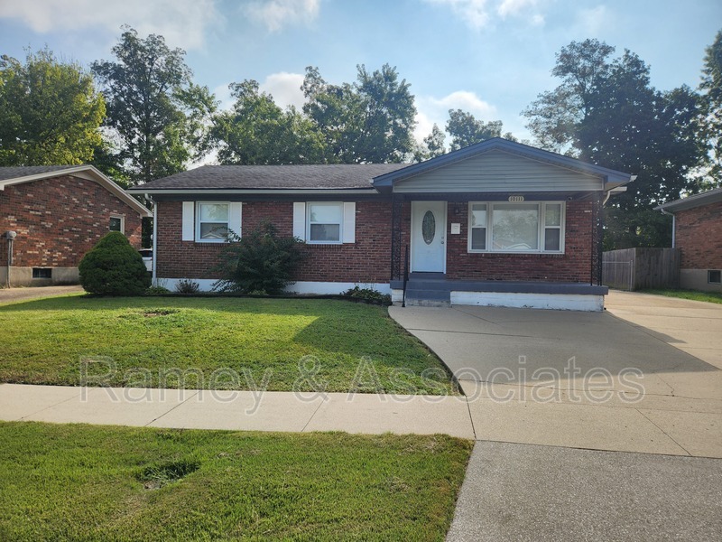 Louisville House: 10111 Normie Lane