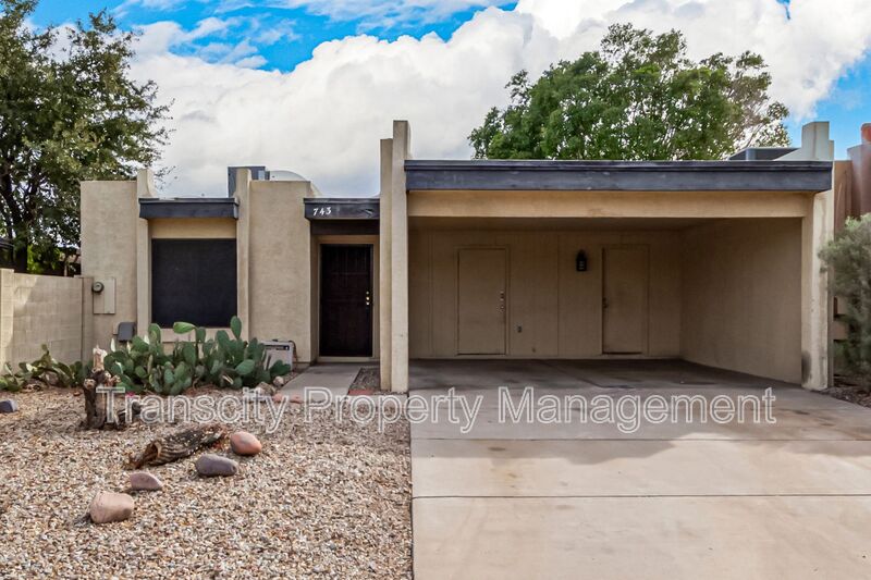 Tempe House: 743 W. Fordham Dr