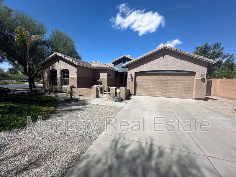 Queen Creek House: 19846 E Arrowhead Trl
