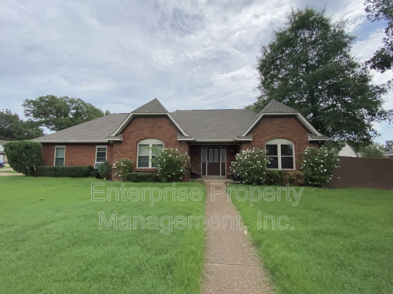 Bartlett House: 3840 Charbon Lane