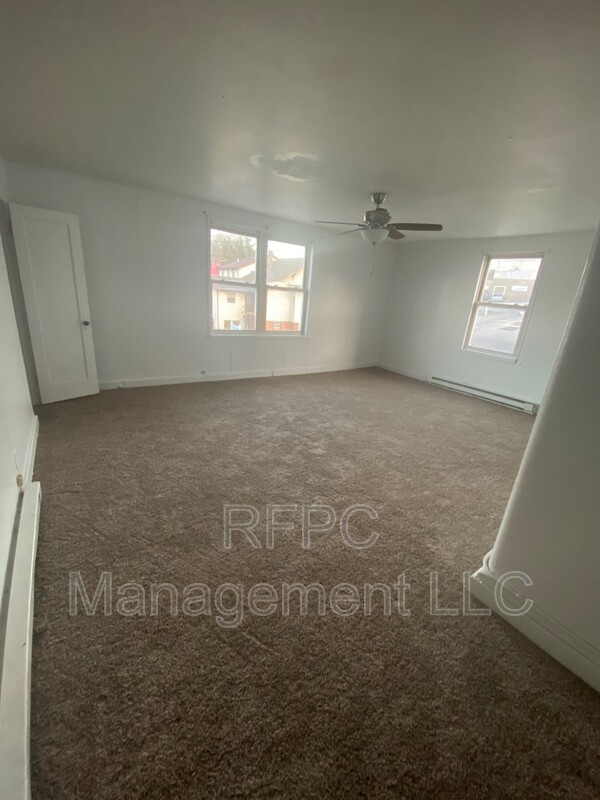 Bluefield Condo: 209 College Ave