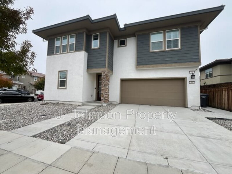 Mountain House Condo: 262 East Natasha Avenue