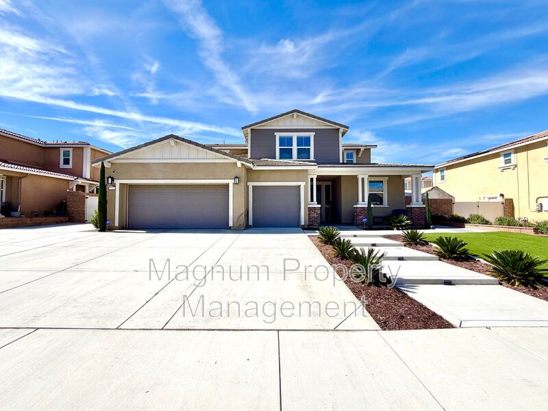 Menifee House: 27221 Buckaroo Cir