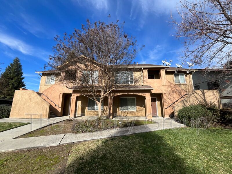 Porterville Condo: 360 E Kanai Ave