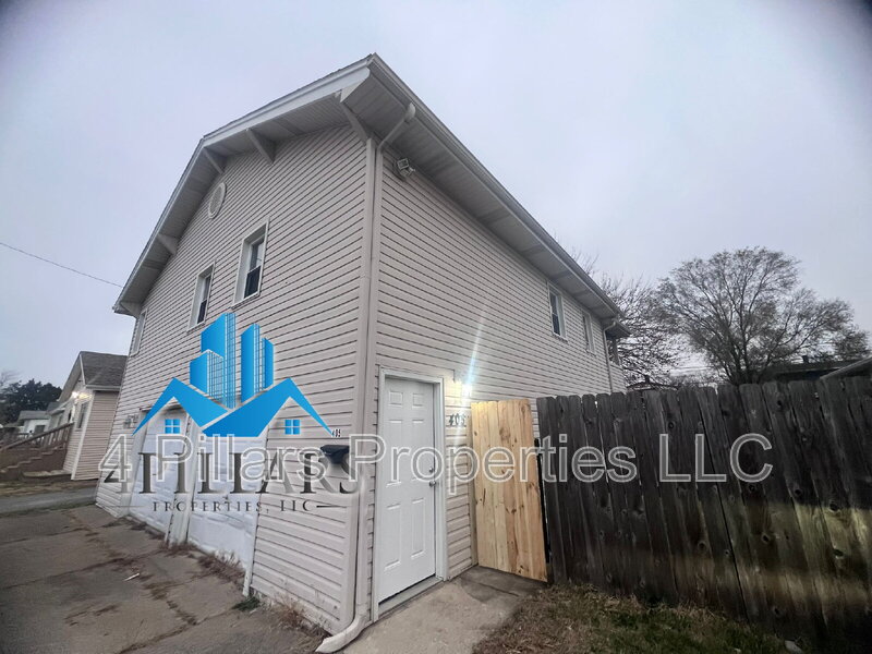 Hammond Condo: 403 Kenwood Street