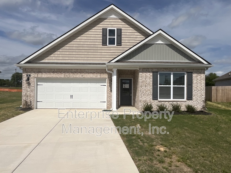 Oakland House: 80 Burr Oak Cv