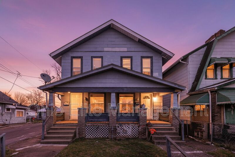 Columbus House: 500 N Champion Ave