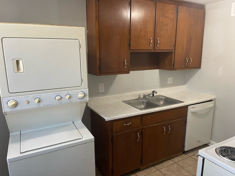 Tallahassee Condo: 215 Lovelace Drive - APT 9