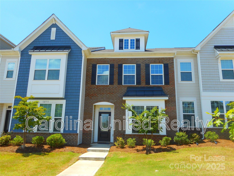 Charlotte Townhome: 12715 Wandering Brook Dr