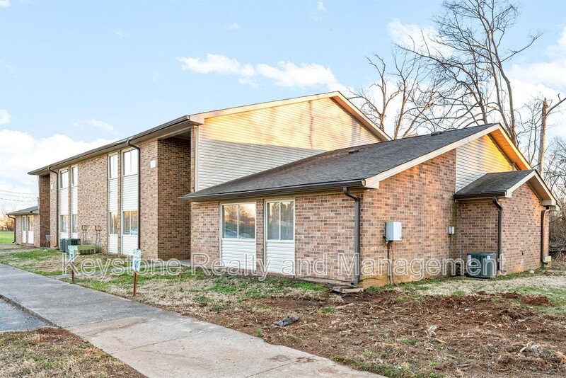 Pembroke Condo: 225 4J Clara Drive