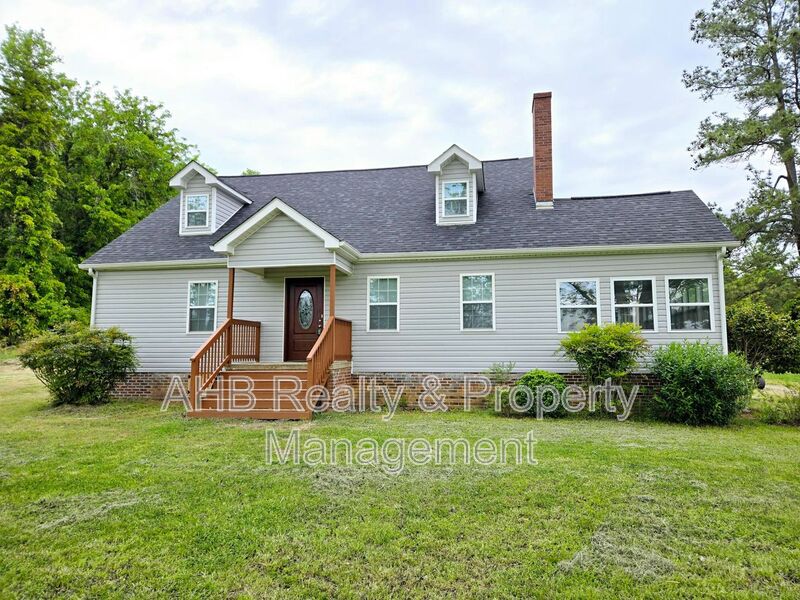 Snow Camp House: 220 Teague Trail