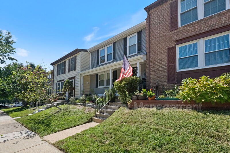 Springfield House: 7406 Golden Horseshoe Ct
