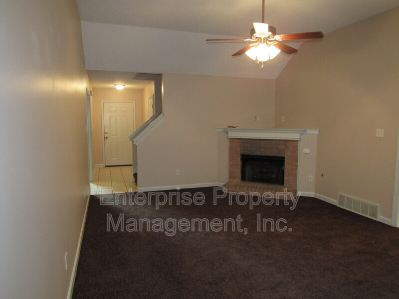 Photo 4 of 9740 Riggin Dr
