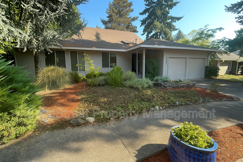 Portland House: 5510 NW Innisbrook Pl