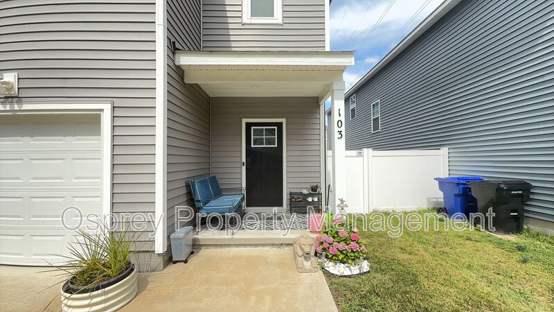 Modern 4-Bedroom Virginia Beach Home Near Town Center! - Photo 2