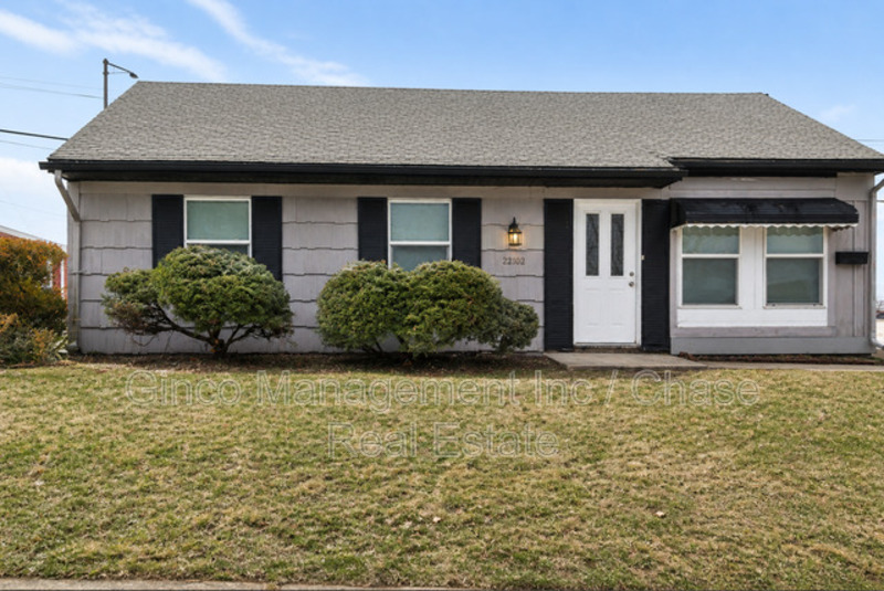 Richton Park House: 22102 Hawthorne Way