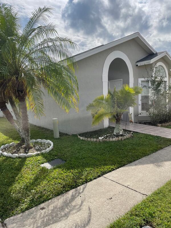 Kissimmee House: 2439 Harbor Town Drive
