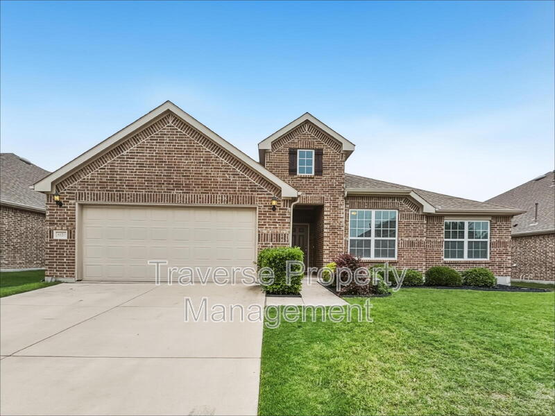 Fort Worth House: 8120 Charford Dr