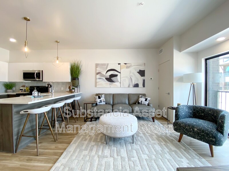 Midwest City Condo: 1683 Midtown Place - 111