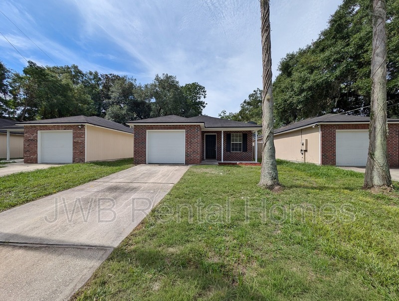 Jacksonville House: 8312 Free Ave