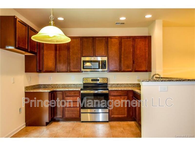 Mooresville House: 194-C Limerick Rd.