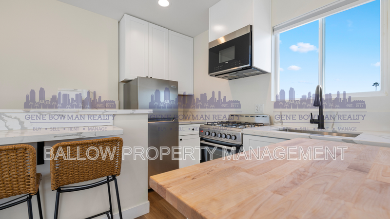 San Diego House: 5122 Constitution Road