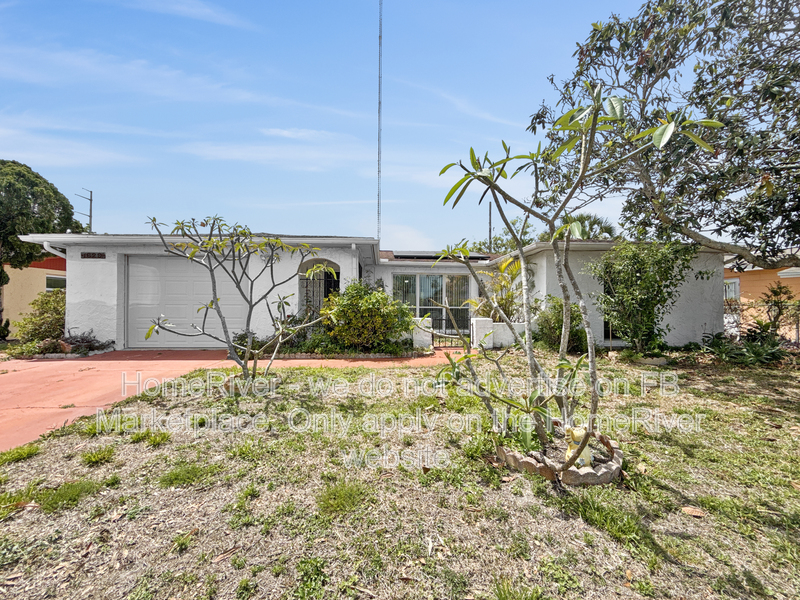 Holiday House: 1629 Dartmouth Dr