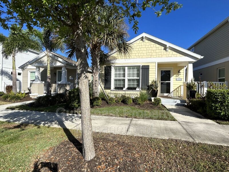 Venice House: 12721 Sagewood Drive