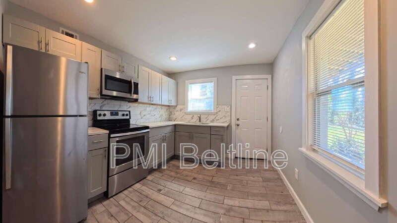 East Point Condo: 1408 Lyle Avenue