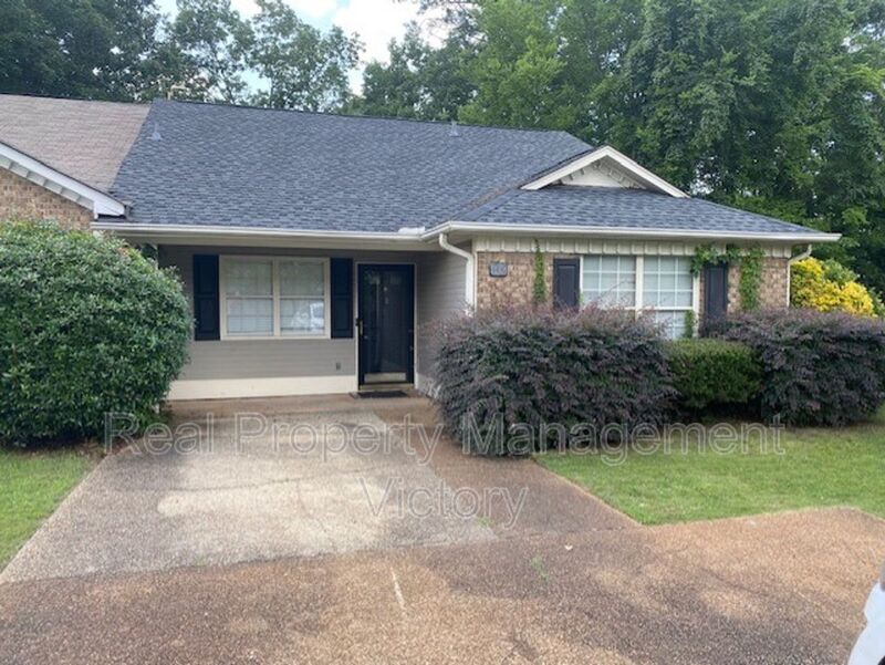 Pelham House: 3439 Wildewood Drive