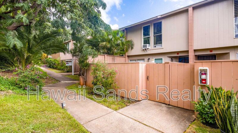 Kapolei Condo: 92-739 Makakilo Dr