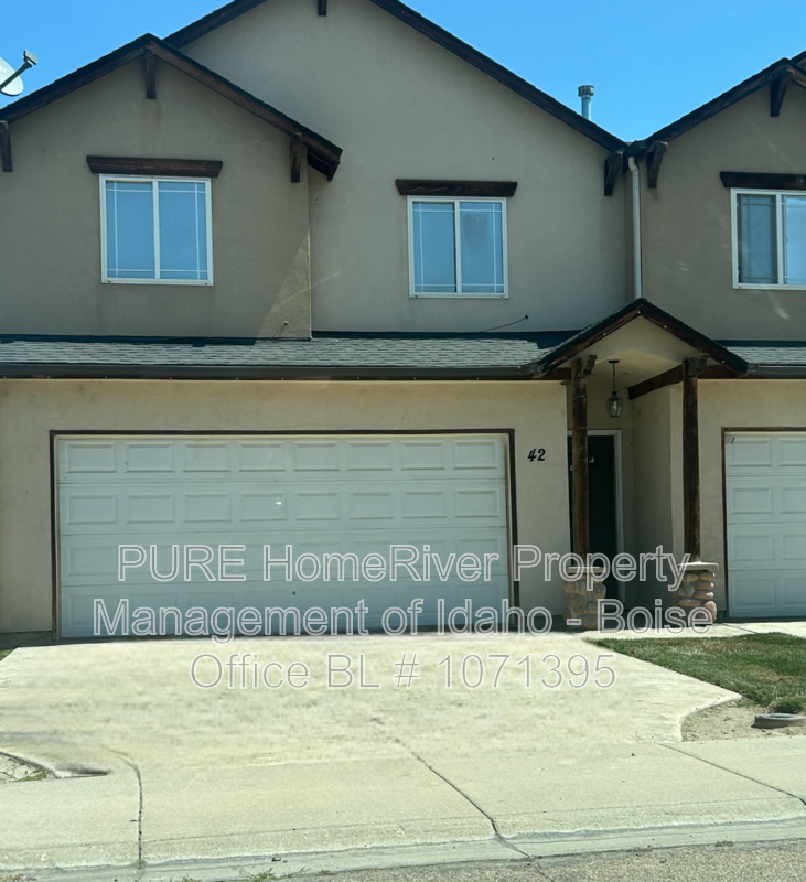 Nampa House: 42 S Sugar Loop Ln