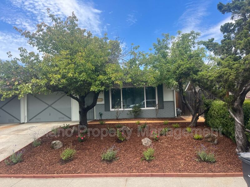 Fairfield House: 1209 Vienna Ct.