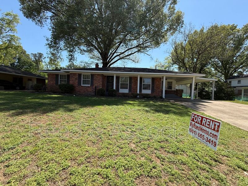 Millington House: 5047 Howard Pl