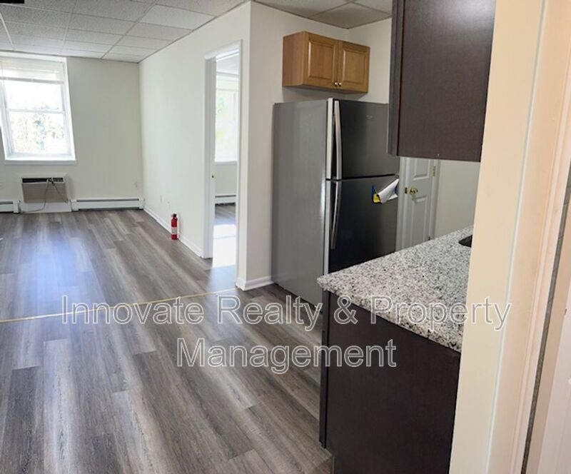 Glenolden House: 29 E Logan Ave